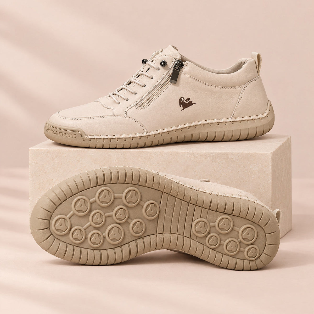 ELLA Sneaker in Sand beige – Seitenansicht mit Reißverschluss und Sohle