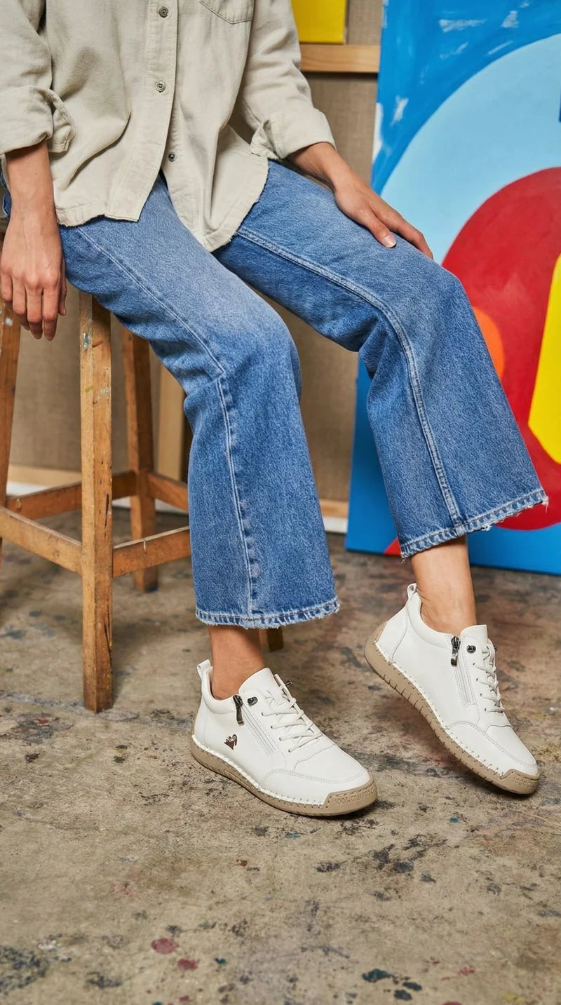 ELLA Komfort-Sneaker im Alltag – Look 2