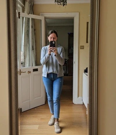 ELLA Komfort-Sneaker im Alltag – Look 4