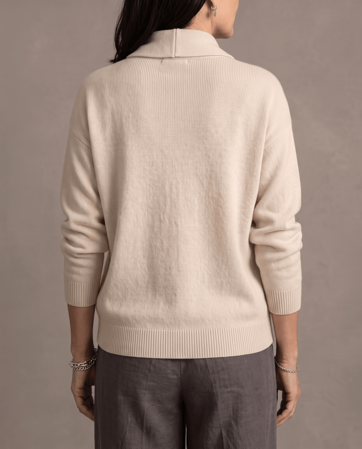 Bequemer Pullover mit V-Ausschnitt | GRETA