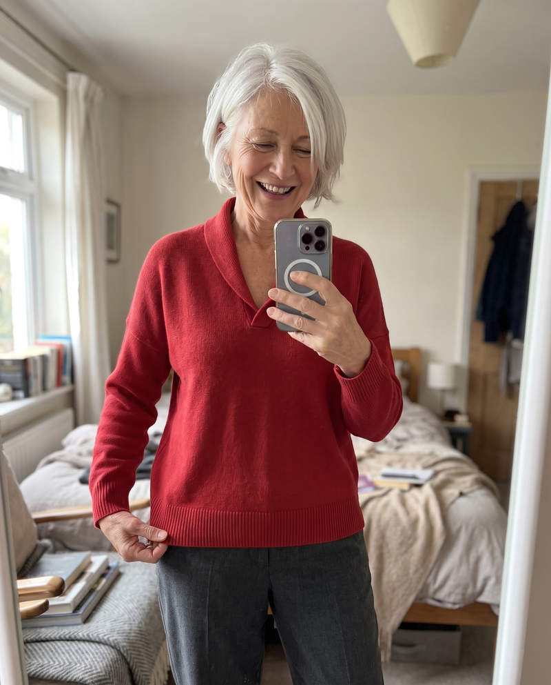 Bequemer Pullover mit V-Ausschnitt | GRETA – Kundinnenfoto 1