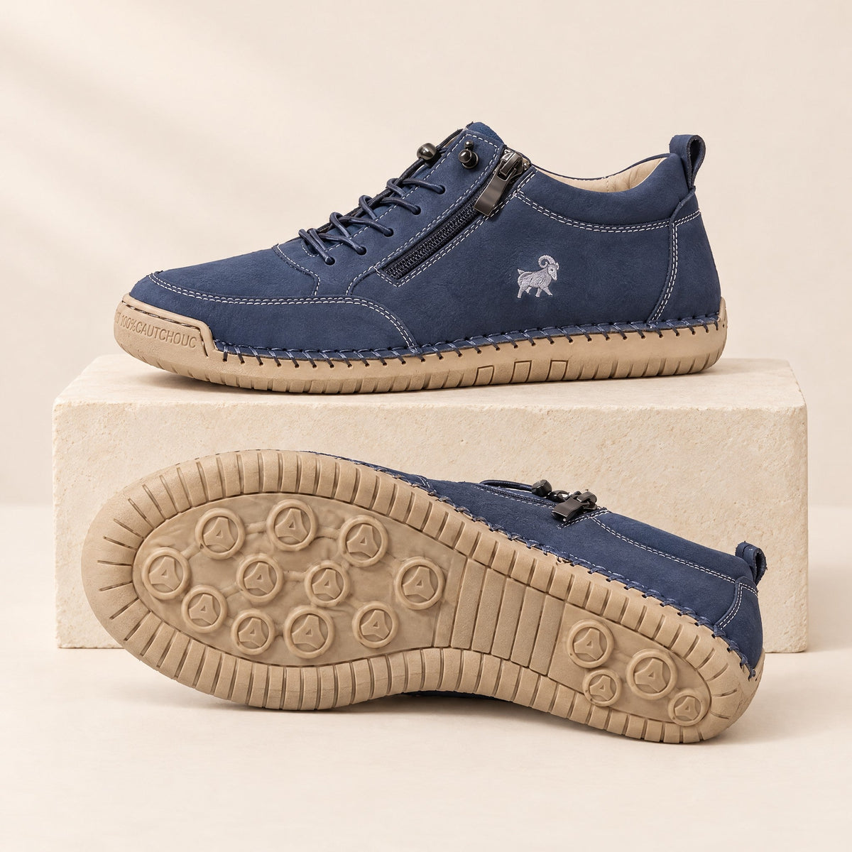ELLA Sneaker in Dunkelblau – Seitenansicht mit Reißverschluss und Sohle